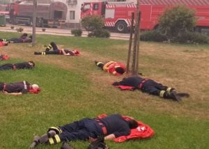La foto viral dels herois que lluiten contra l’incendi a Portugal La foto viral dels herois que lluiten contra l’incendi a Portugal