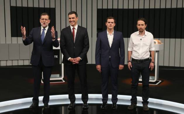 Mariano Rajoy, Pedro Sánchez, Albert Rivera y Pablo Iglesias, antes del único debate electoral entre los cuatro antes de las elecciones de 2016 Mariano Rajoy, Pedro Sánchez, Albert Rivera y Pablo Iglesias, antes del único debate electoral entre los cuatro antes de las elecciones de 2016