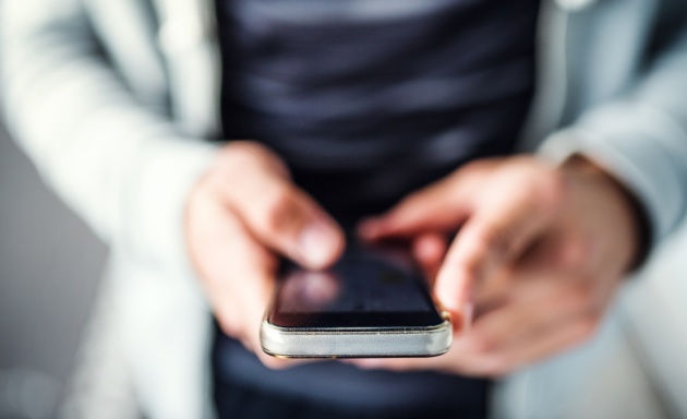 La Agencia de Protección de Datos ha lanzado una campaña para concienciar contra la difusión de imágenes sexuales o violentas no autorizadas La Agencia de Protección de Datos ha lanzado una campaña para concienciar contra la difusión de imágenes sexuales o violentas no autorizadas