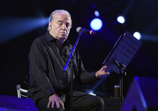 El cantautor mexicano durante su participación en el festival Vive Latino, el 16 de marzo de 2019.  El cantautor mexicano durante su participación en el festival Vive Latino, el 16 de marzo de 2019.