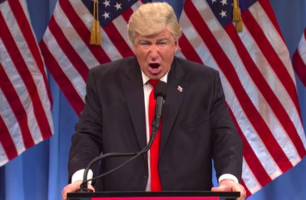 Alec Baldwin imitando a Trump en Saturday Night Live Alec Baldwin imitando a Trump en Saturday Night Live