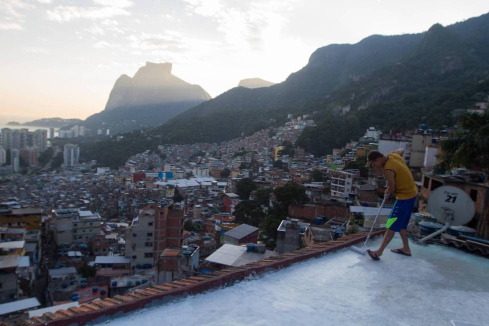 A vida parou na Rocinha, mais um símbolo do colapso do Rio