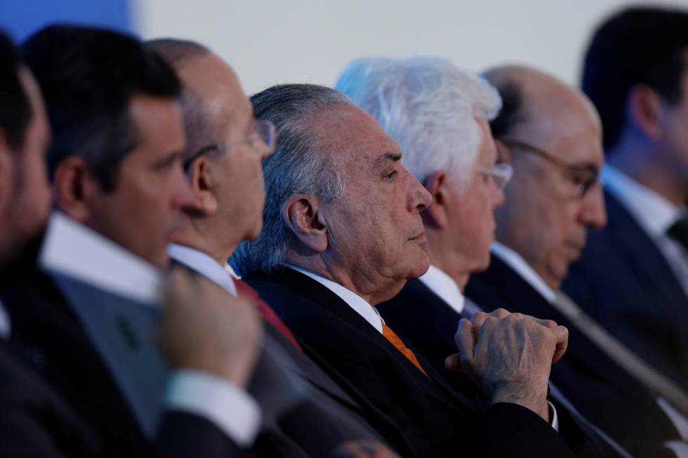 Michel Temer junto a ministros nesta semana em Brasília.