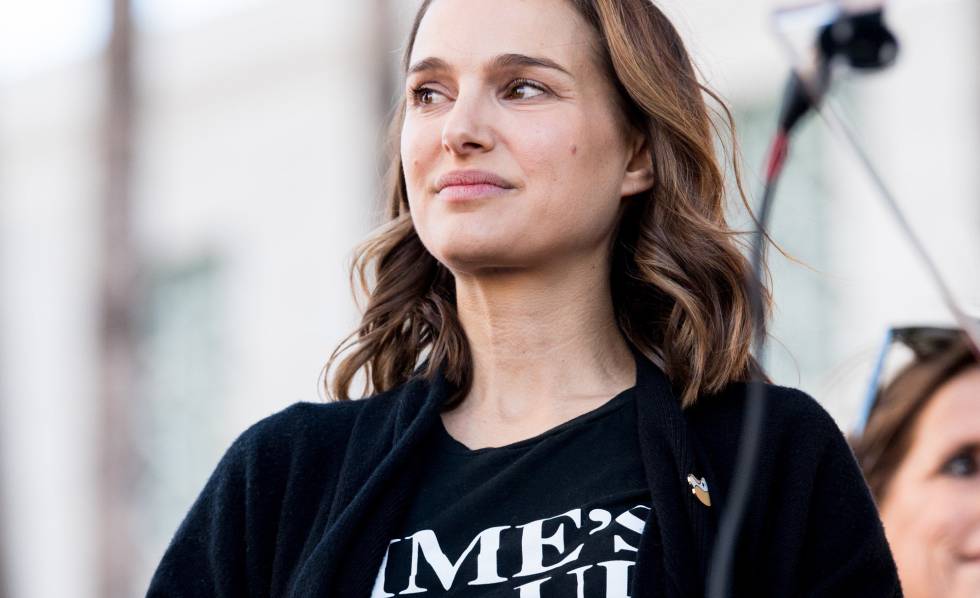 A atriz Natalie Portman attends na marcha das mulheres em Los Angeles.