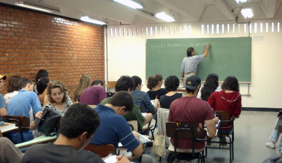 Brasil encara a batalha para prosperar no ensino médio