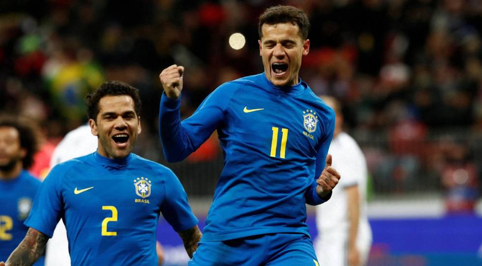 Philippe Coutinho comemora gol diante da RÃºssia.