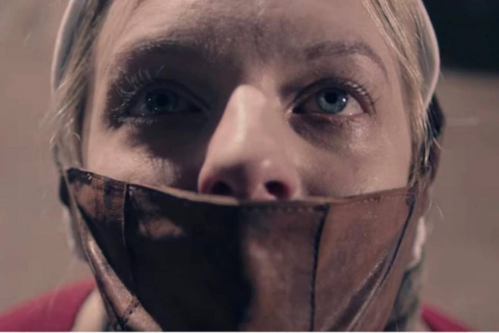 Elisabeth Moss numa imagem do primeiro capítulo da segunda temporada de ‘The Handmaid’s Tale’