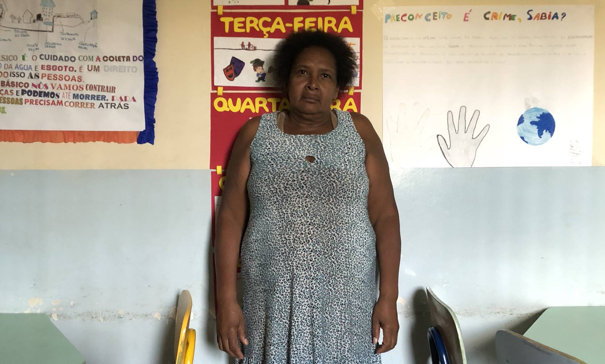 Maria Silva Nunes, no refeitório de uma escola de Heliópolis. Fotografia: Tom C. Avendaño/El País