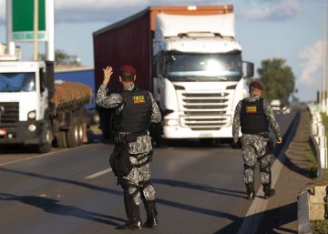 Governo cede e anuncia concessões chave para caminhoneiros, mas fim da greve é incerto