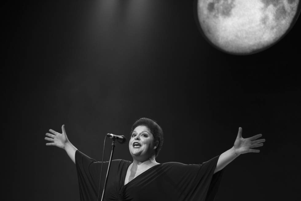 Em espetáculo que estreou em 2016, Fabiana Cozza interpreta o grande artista cubano Bola de Nieve: homem, negro e gay
