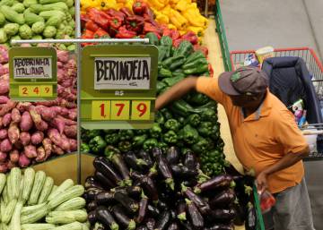 São Paulo e Brasília “comem veneno” acima do permitido, diz estudo do Greenpeace