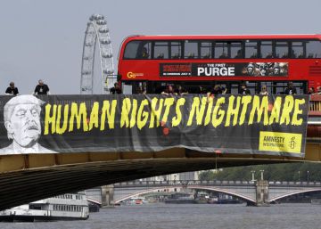 Trump faz novos ataques contra aliados na OTAN e chega a Londres em meio a protestos