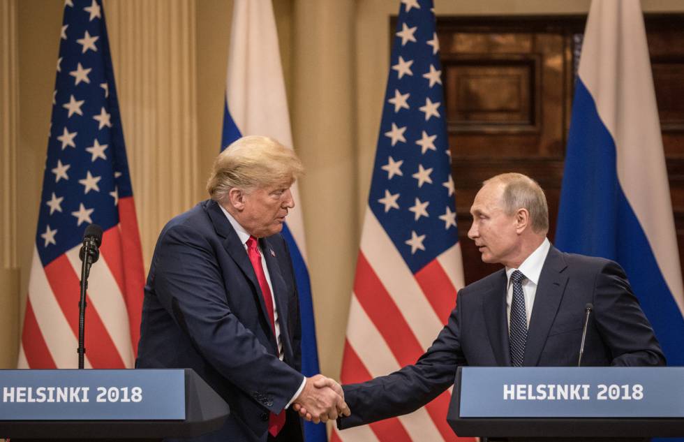 O presidente dos Estados Unidos, Donald Trump, e seu homÃ³logo russo, Vladimir Putin, apÃ³s a reuniÃ£o em Helsinque.