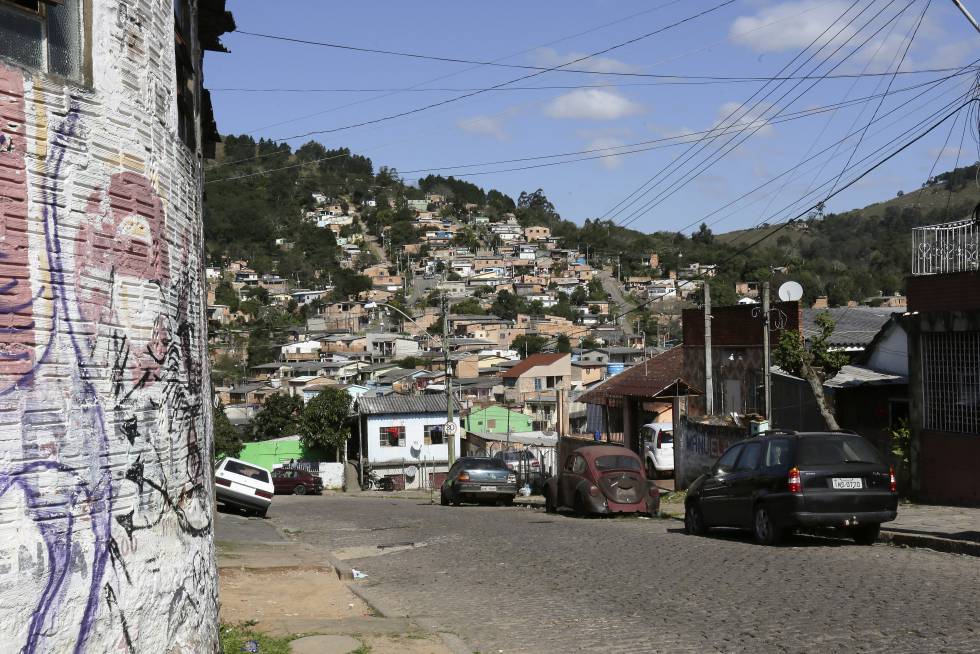 Vista de um bairro do Morro da Cruz.