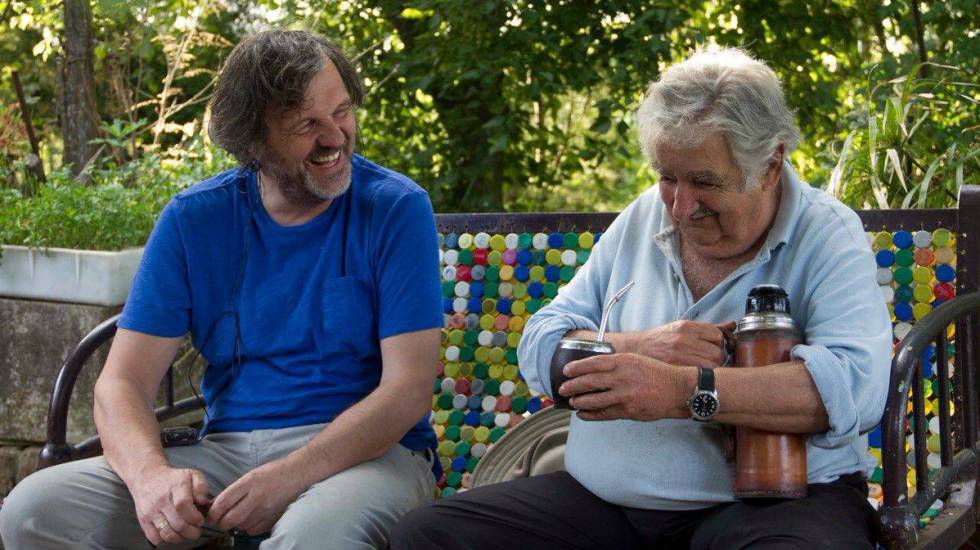 O diretor Emir Kusturica (esquerda) e o ex-presidente uruguaio JosÃ© Mujica durante a filmagem de 'El Pepe, uma vida suprema'.