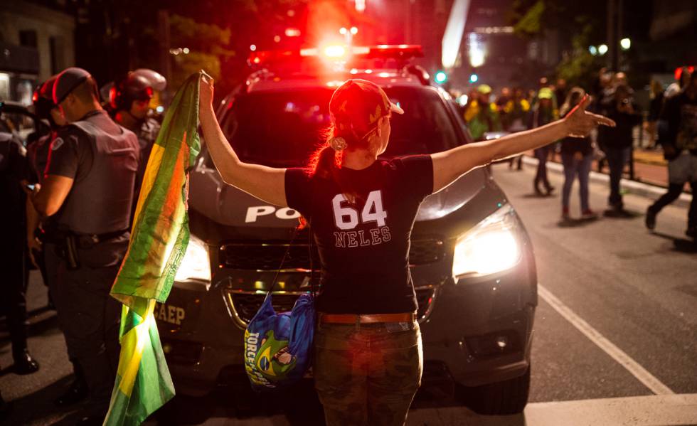 Celebração da vitória de Bolsonaro, na Avenida Paulista, São Paulo, em 28 de novembro.