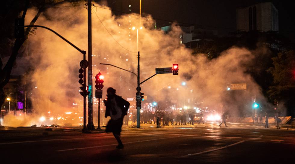 Final da manifestação, próximo à Praça Roosevelt