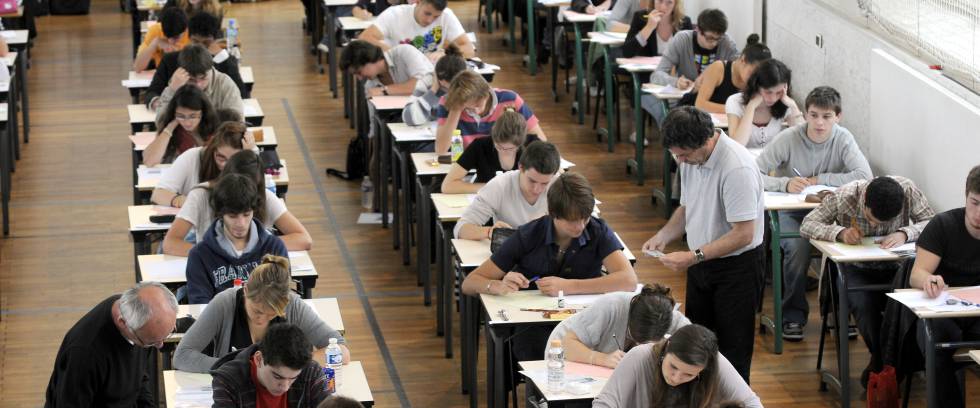Exame de ensino médio em um instituto de Nantes (França).