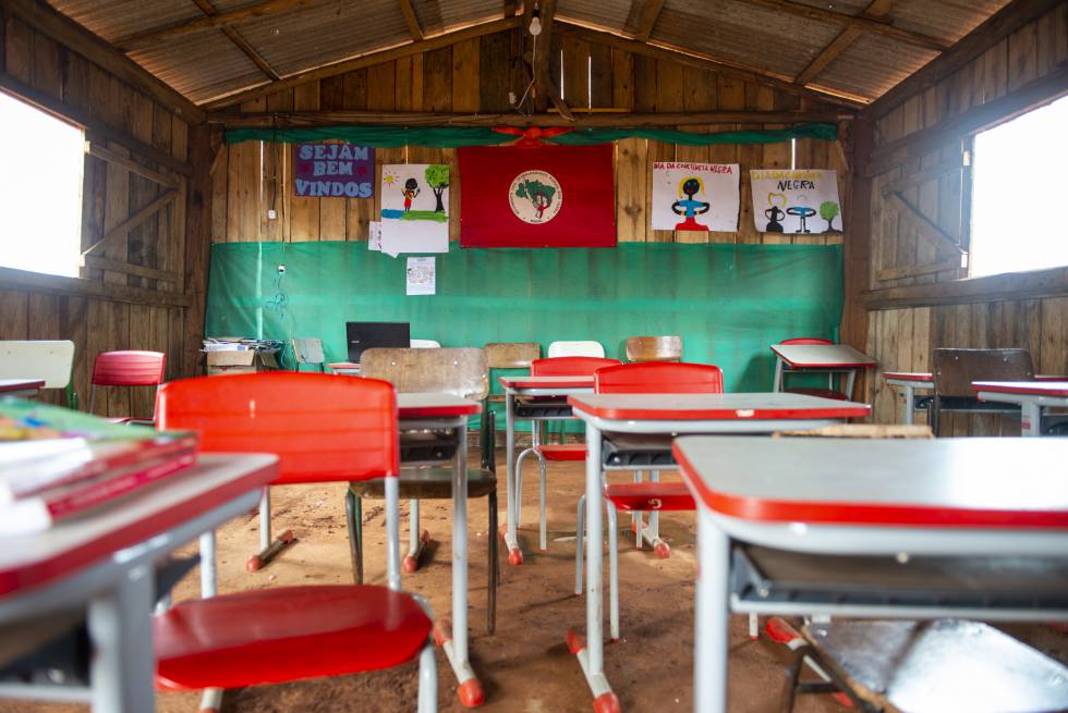 Uma sala de aula da escola itinerante Herdeiros do Saber.