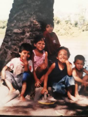 Primos e irmãos de Adílio na região onde hoje fica a TI.