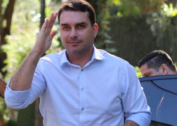 Rastro de depósitos suspeitos a Flávio Bolsonaro aprofunda escândalo Queiroz