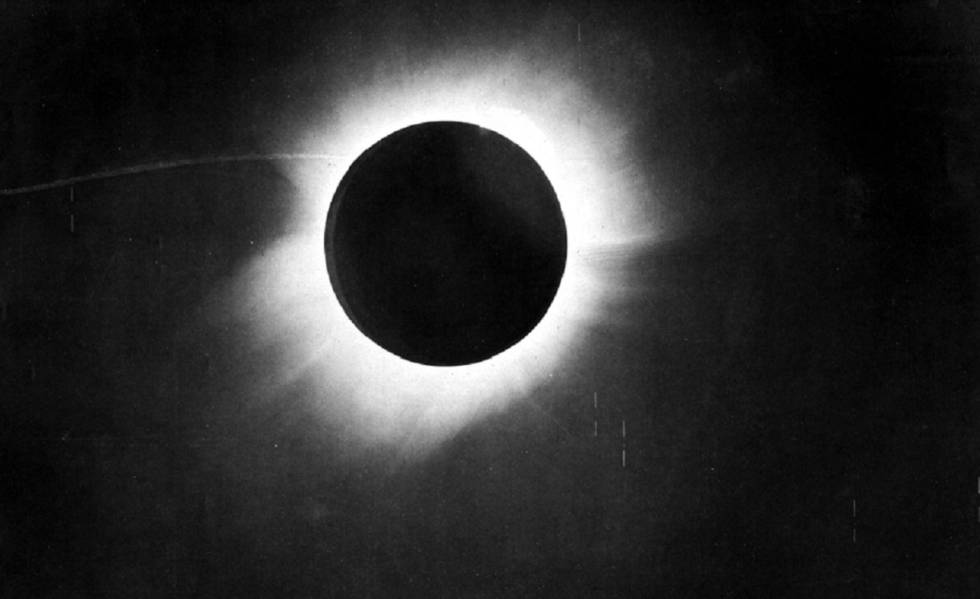 Imagem do eclipse solar de 29 de maio de 1919 tomada no Brasil