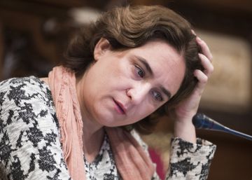 La falta de suports als comptes de Colau l’aboca a una qüestió de confiança