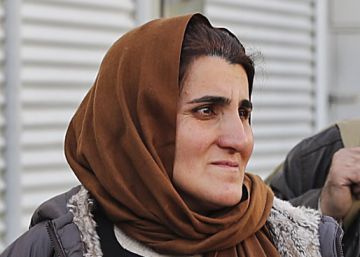 Catalan authorities to take in 10 Kurdish refugees found on truck carrying Mango clothing