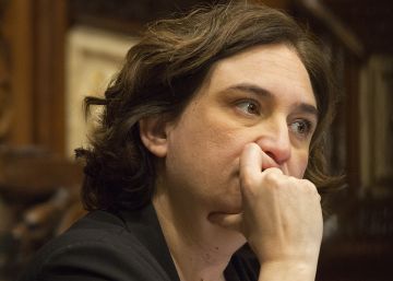 Colau va adjudicar a dit el 95% dels contractes del 2016, igual que Trias