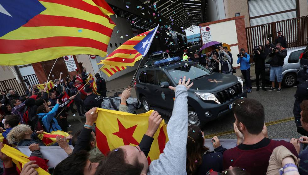 La Guardia Civil en una imprenta de Sant Feliu de Llobregat.
