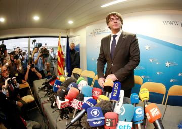 Puigdemont assumeix el 21-D però desafia Rajoy presentant-ho com a “plebiscit”