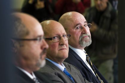 Víctor Manuel Lorenzo Acuña, Josep Maria Servitje y Ignasi Farreras, en un juicio en la Audiencia de Barcelona, por encargar informes plagiados. / GIANLUCA BATTISTA