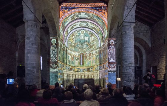La iglesia de Sant Climent de Taüll (Alta Ribagorça) exhibe desde este sábado su ábside virtual.