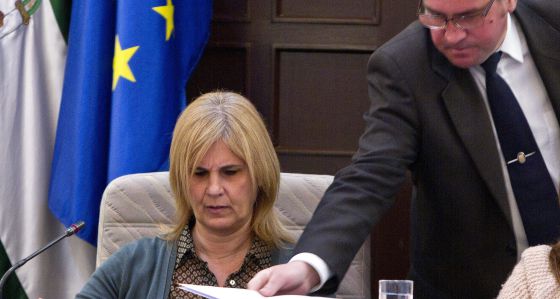 La alcaldesa de Jerez: “Yo no he robado. Antes me corto la mano”