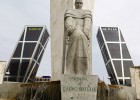 Monumento a Jos&eacute; Calvo Sotelo, en la plaza de Castilla. 