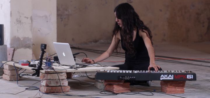 donde bajo opera neon