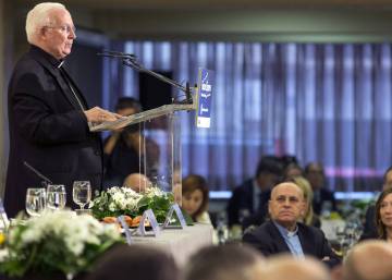 El obispo de Valencia defiende la familia cristiana ante el “imperio gay” y el feminismo