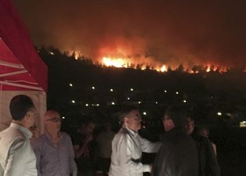 Evacuaci&oacute;n en Carcaixent por el incendio forestal.