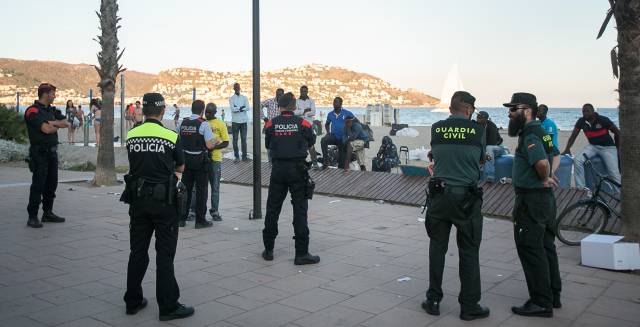 Spain’s security forces begin discreet deployment in Mediterranean resorts
