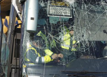 Autob&uacute;s escolar que ayer sufri&oacute; el accidente en Fuenlabrada.