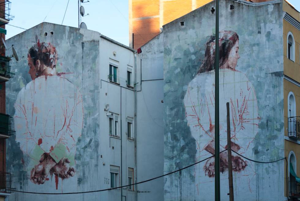 Mural del artista Borondo en el barrio de Tetuán. 