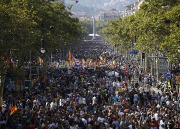 La manifestación en Barcelona contra los atentados de Las Ramblas y Cambrills, en imágenes