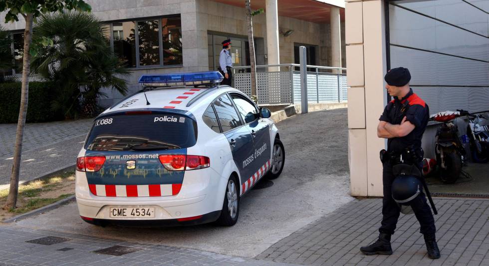 Una patrulla de los Mossos en Blanes en una imagen de archivo.