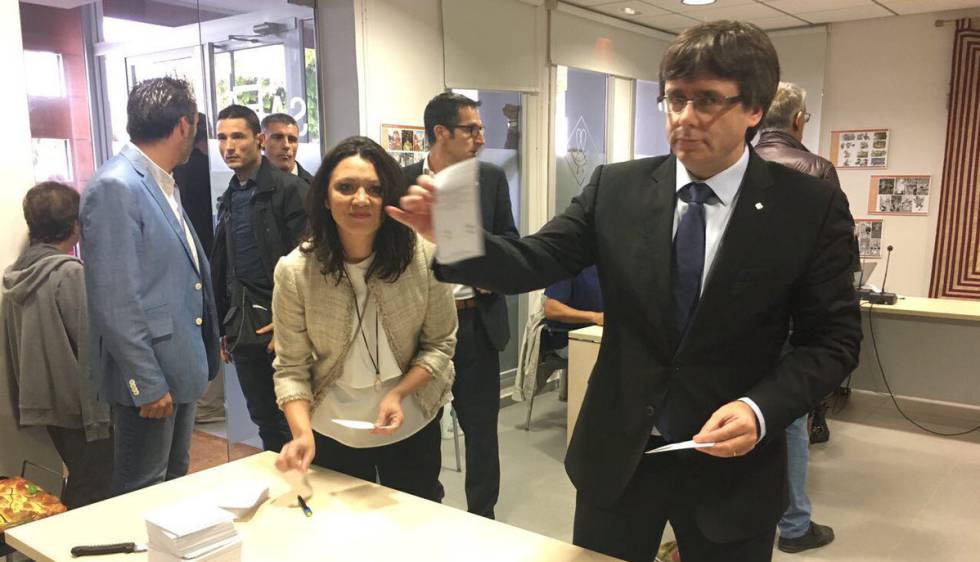 El ‘sí’ obtuvo más votos que personas censadas en 71 municipios 1507048467_326934_1507048839_noticia_normal