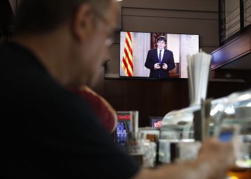 Catalan premier asks for mediation, without renouncing independence