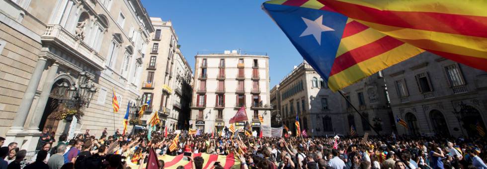 Puigdemont comparecerá esta tarde con la incógnita del adelanto electoral