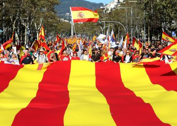 Hundreds of thousands take to streets in defense of unity of Spain