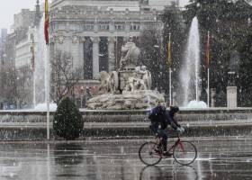 La red viaria de Madrid supera la primera gran nevada en nueve años