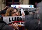 Miles de personas protestan en Barcelona por la detención de Puigdemont