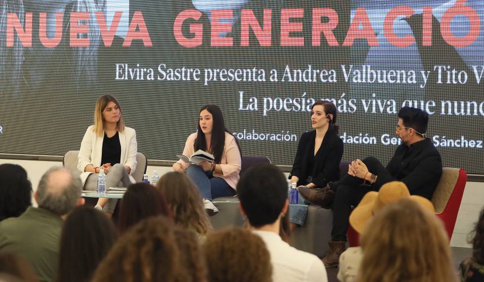 De izquierda a derecha, las poetas Elvira Sastre, Andrea Valbuena y Sara BÃºho y el editor Tito Valverde, ayer en el Matadero.